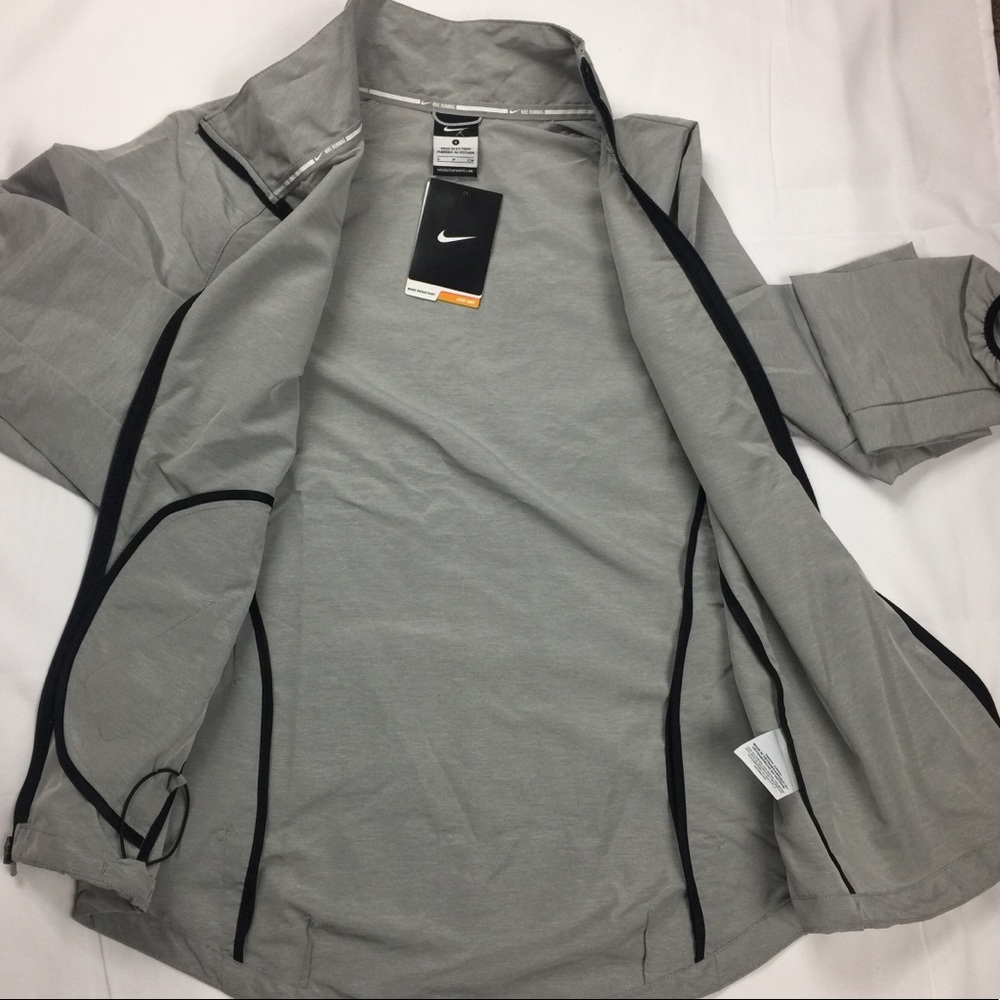 New Nike Women’s running jackets - Picture 2 of 6